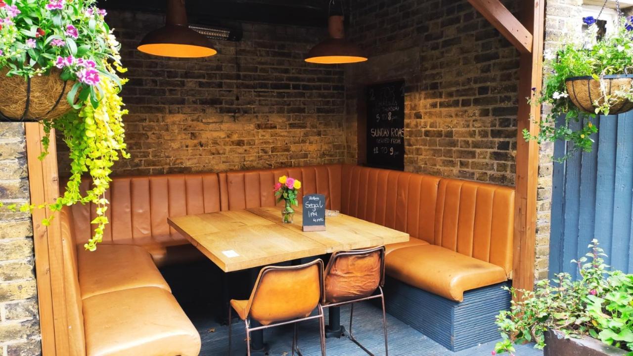 Bed and Breakfast Oyo The Kilburn Arms Лондон Экстерьер фото